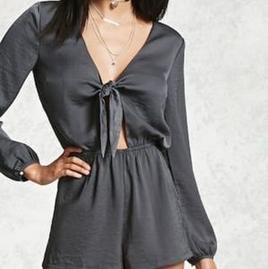 NWT🌟Satin Tie Front Knot Romper
